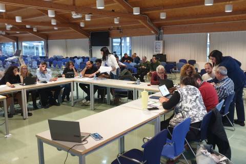 Participantes en el programa, durante la sesión de ayer tarde en el CIM.